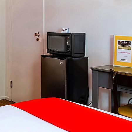 Oyo Hotel Lamberton Hwy 14 Екстериор снимка